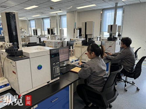 探访新力量③ 一块屏里的晶彩 新材料技术研发点亮未来显示